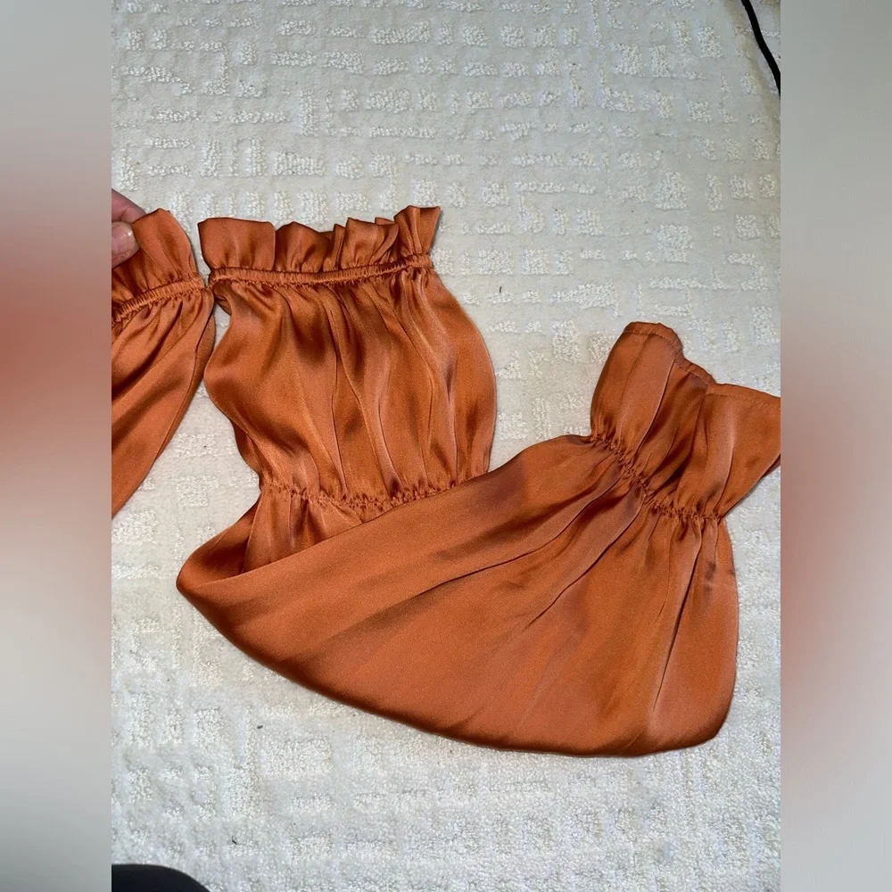 Forever 21 Off the shoulder dreamy blouse by Forever 21 Contemporary - Picture 6 of 9